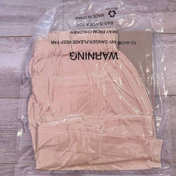 High Waisted Drawstring Shorts - Picture 3 of 4